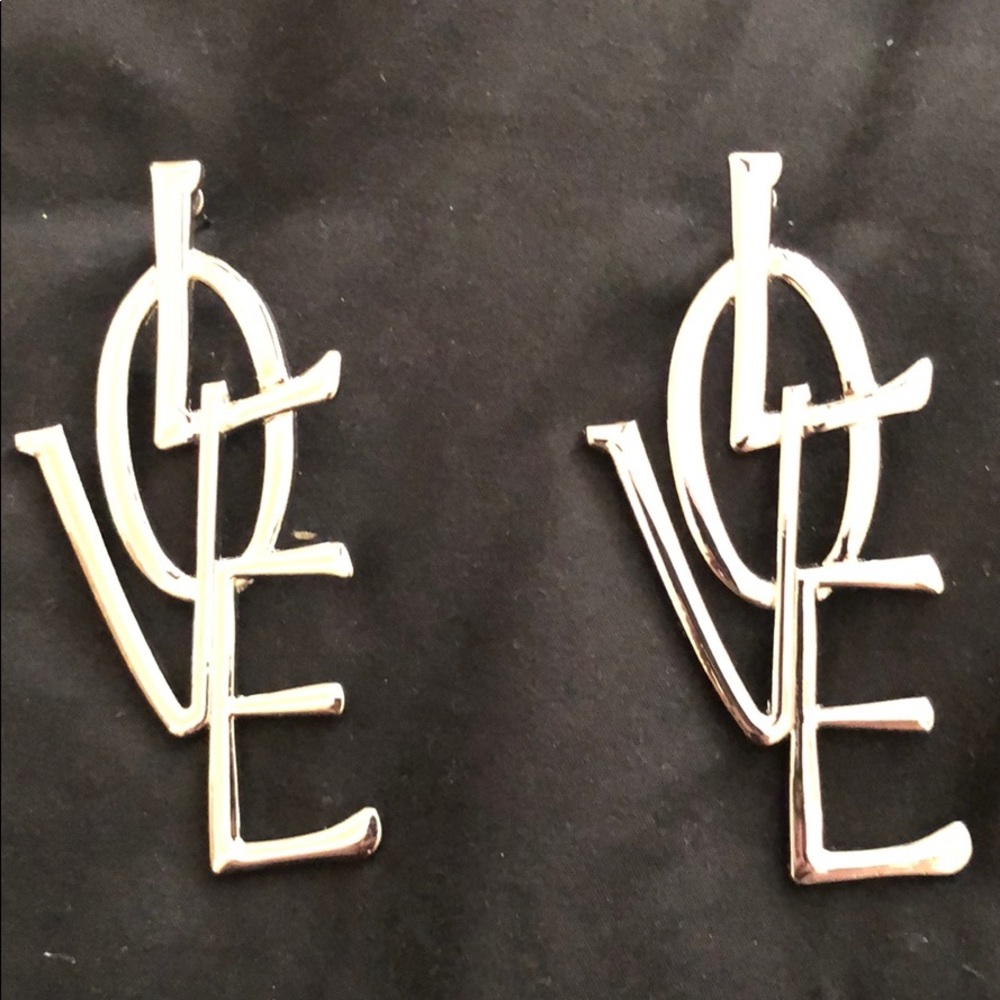 Earrings NWOT